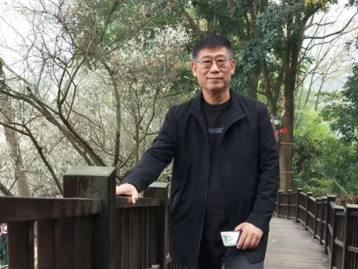 任弘