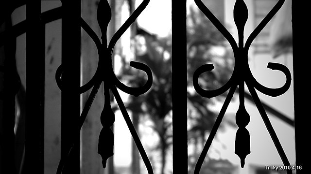 【專欄】「中華民國」教育病入膏肓!─紐西蘭教育工作者觀察(下) 家家戶戶裝鐵窗是為了防範竊盜,防範竊盜的責任不是政府的責任嗎?