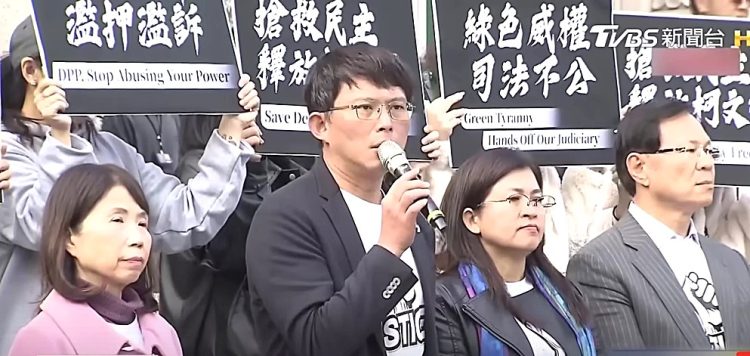 「柯文哲想奪回方向盤，但車鑰匙在黃國昌手上」