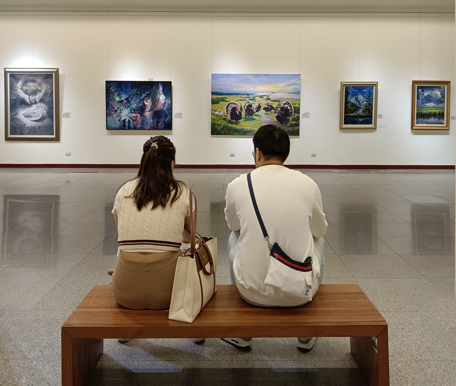 「台灣五月畫會69週年會員聯展」展場一隅。（攝影∕記者鄭松維）