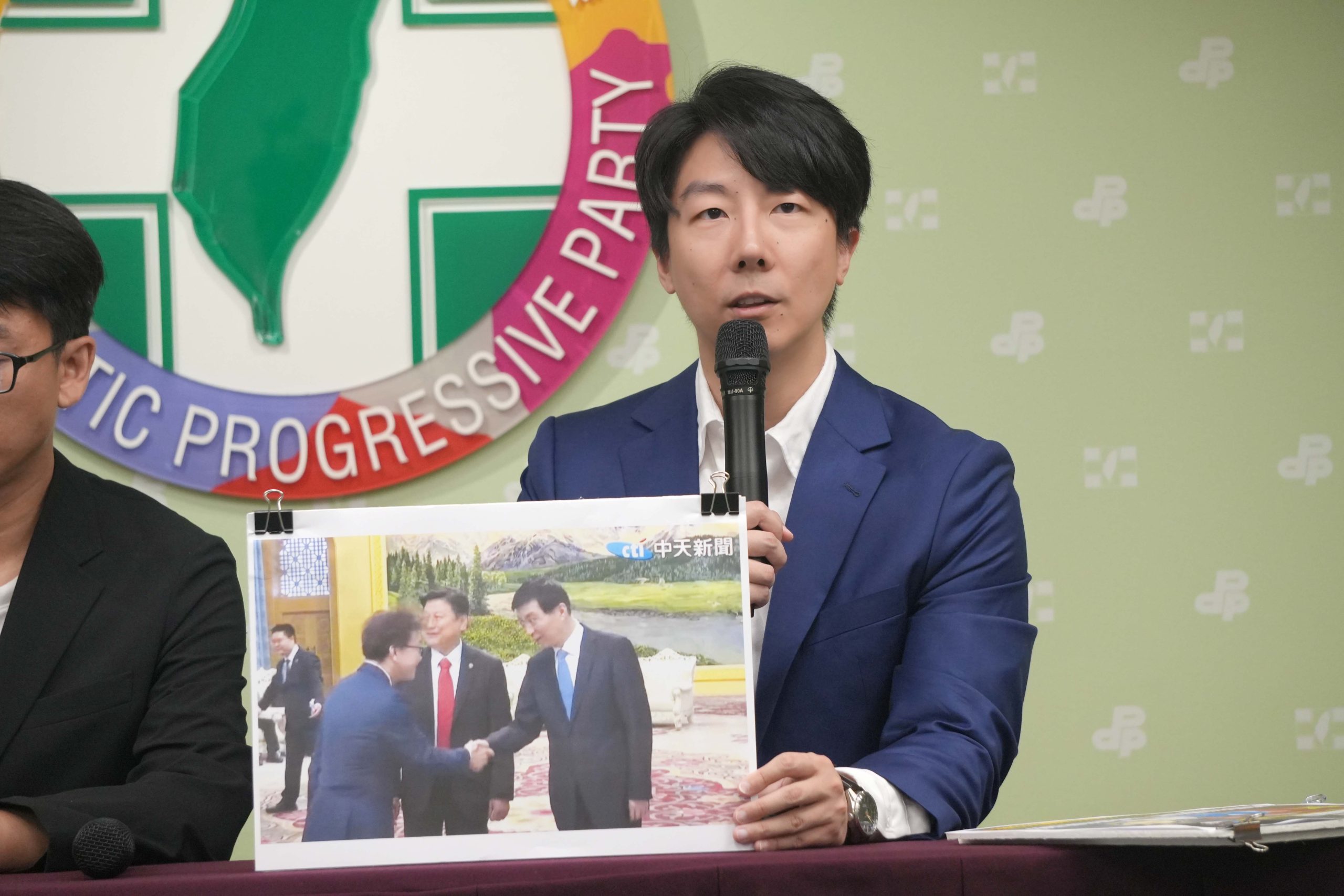 民眾黨扭曲「國安會報」 民進黨：難道政黨利益優先於國家利益?