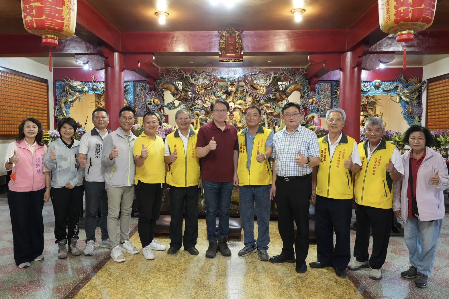 花蓮慈聖宮參香祈福 林右昌:多行不義必自斃!傅崐萁撒幣救罷免司馬昭之心路人皆知 花蓮慈聖宮參香祈福 林右昌:多行不義必自斃!傅崐萁撒幣救罷免司馬昭之心路人皆知