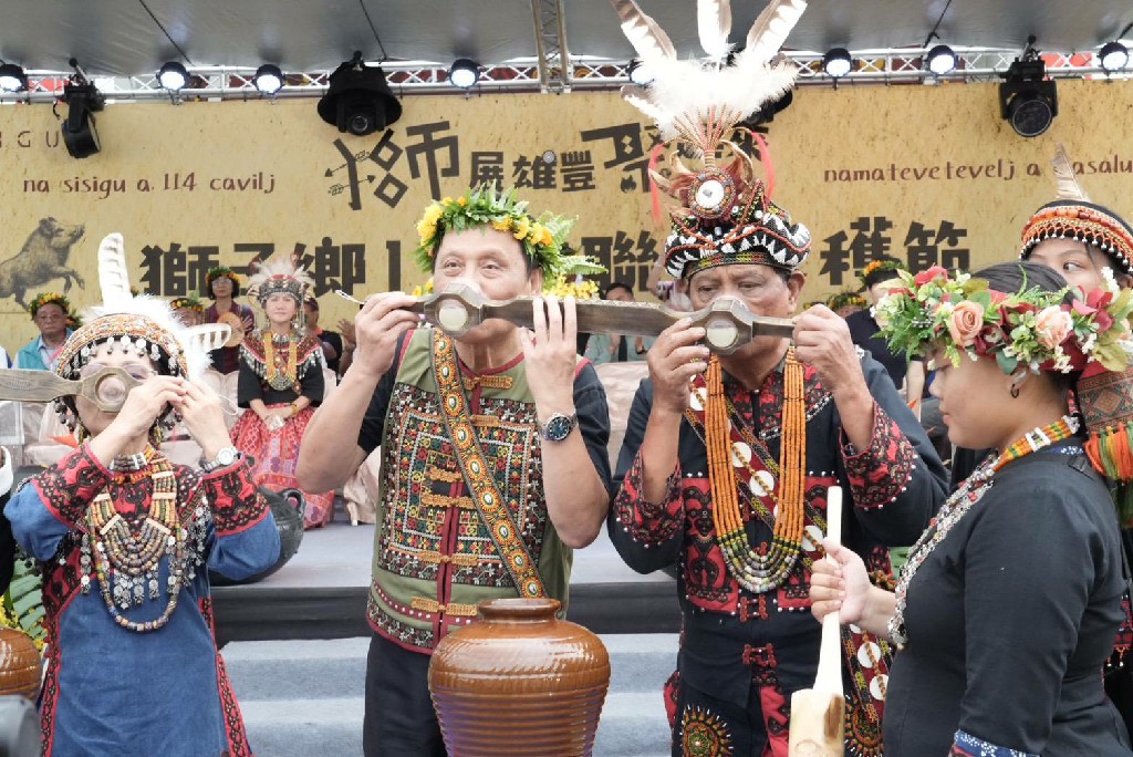 原民會曾智勇Ljaucu‧Zingrur主委出席獅子鄉聯合收穫節 讚揚排灣族文化傳承與青年返鄉力量 原民會曾智勇Ljaucu‧Zingrur主委出席獅子鄉聯合收穫節 讚揚排灣族文化傳承與青年返鄉力量