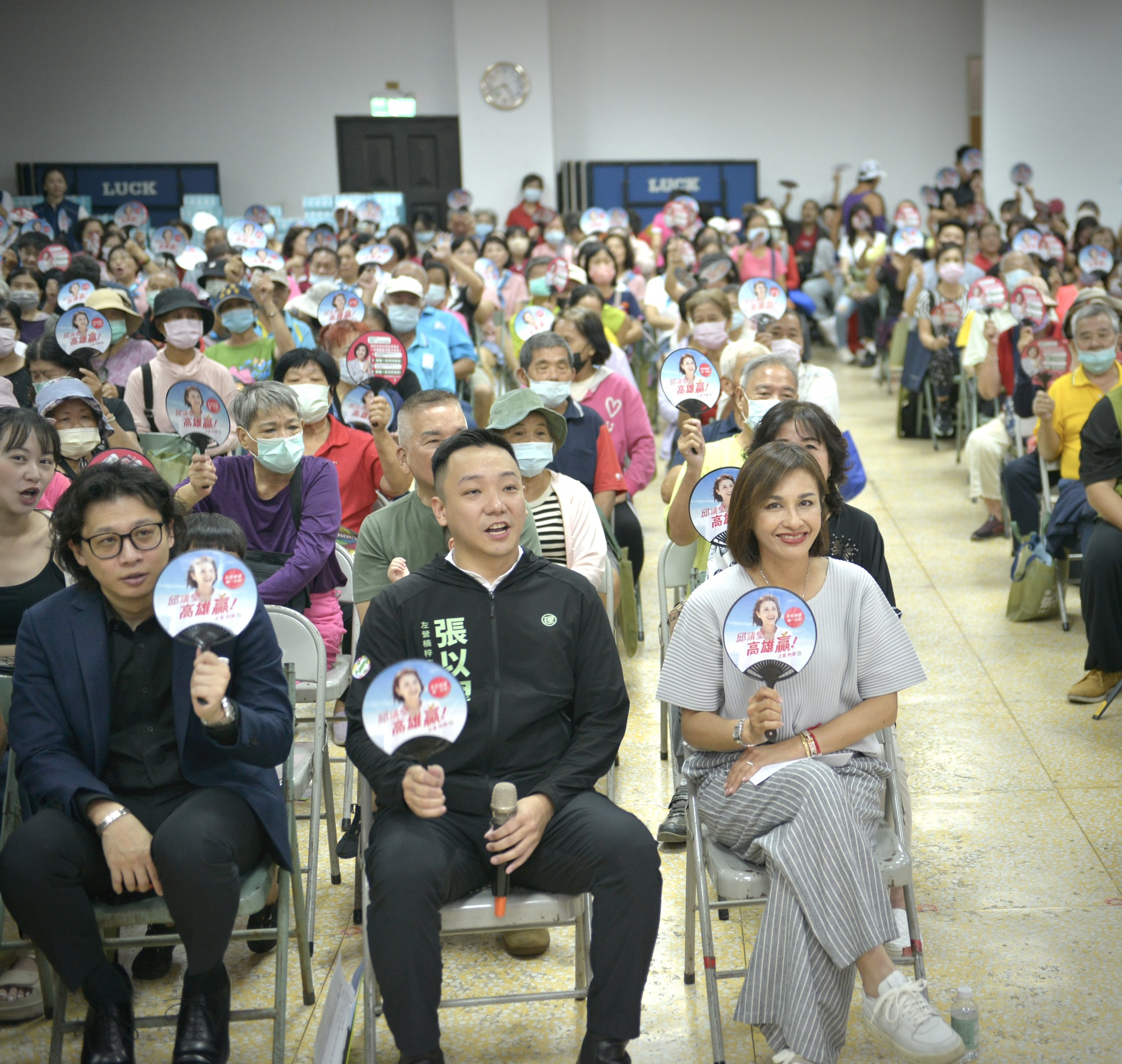 邱議瑩攜手張以理與左營青年對談　知名親子部落客肯定安養政策