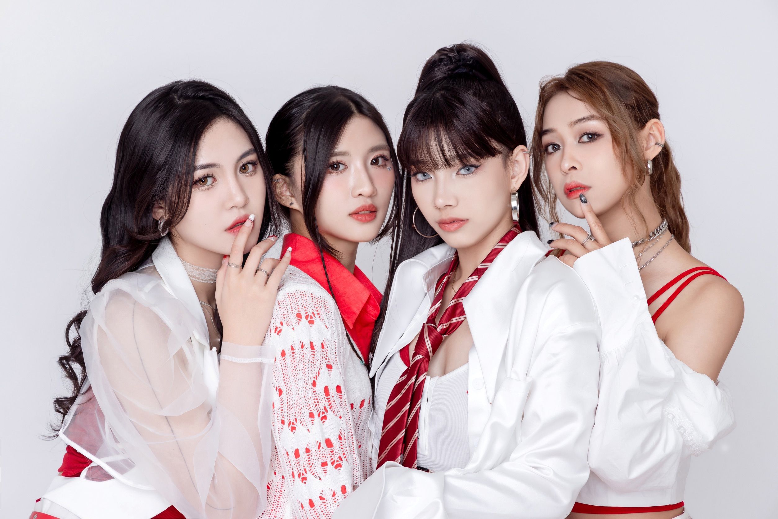 金志遙出道30年為女團「SVETA心動女孩」獻出「第一次」親自執導MV「天王造型」致敬郭富城