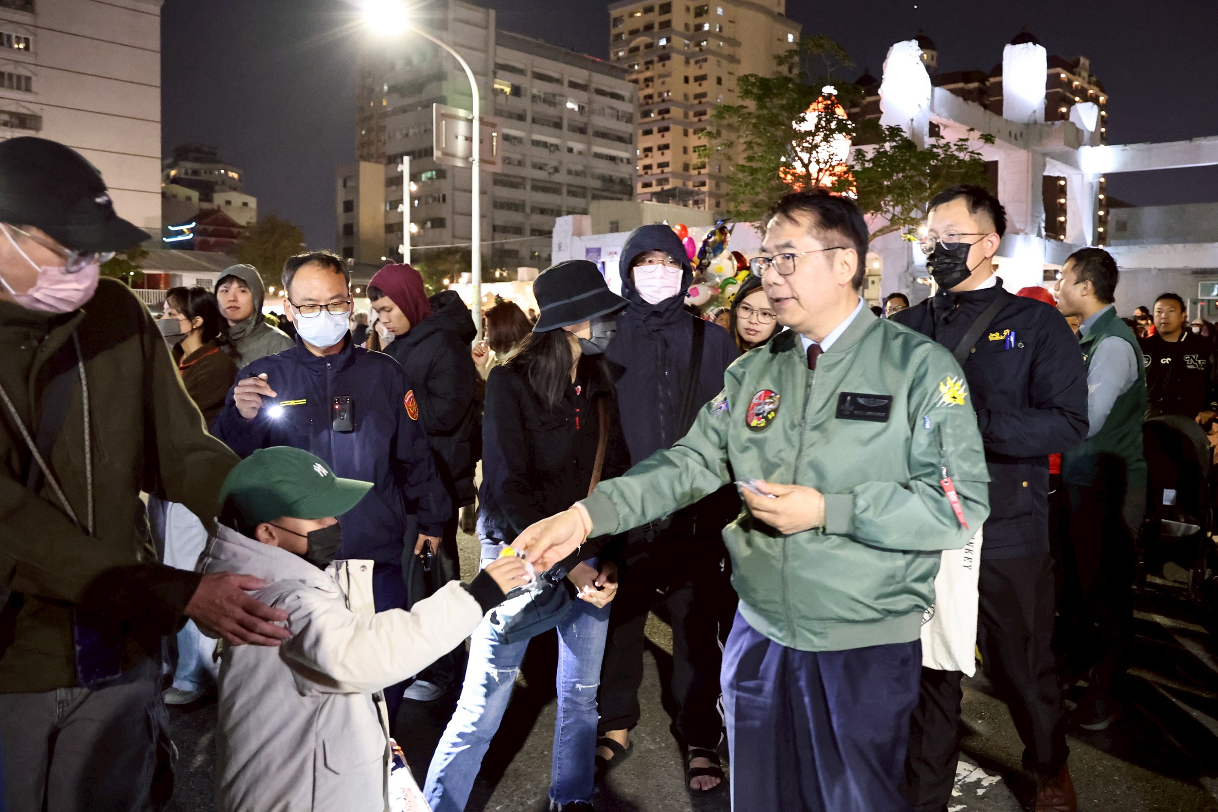 台南聖誕燈節中西區運河河樂燈區聖誕點燈 市長與市民共享佳節喜悅 台南聖誕燈節中西區運河河樂燈區聖誕點燈 市長與市民共享佳節喜悅