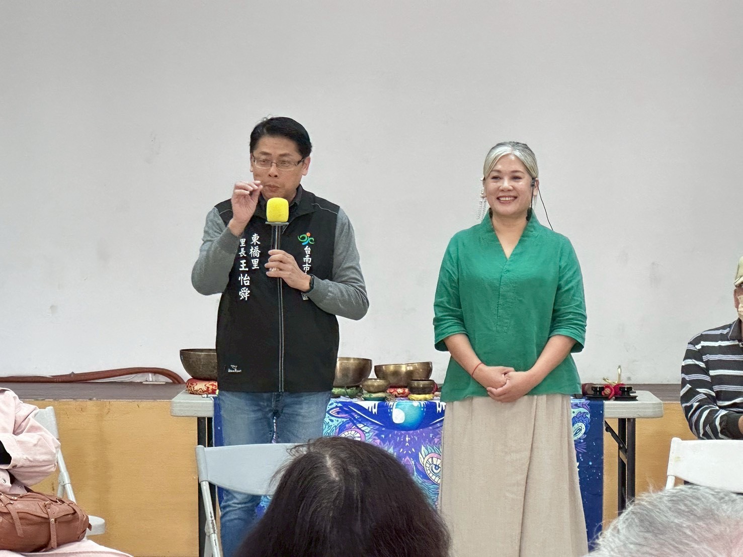 「靜心・藏音灸頌缽」公益活動於東橋里中心舉行 聲音共振陪伴里民放鬆身心 「靜心・藏音灸頌缽」公益活動於東橋里中心舉行 聲音共振陪伴里民放鬆身心