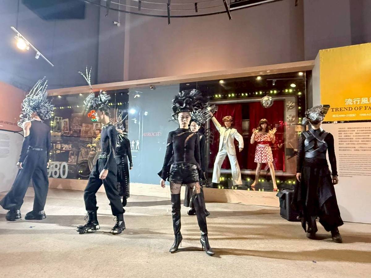 科工館「時光衣櫥」AI互動升級 邀您用舊衣共築永續展廳 科工館「時光衣櫥」AI互動升級 邀您用舊衣共築永續展廳