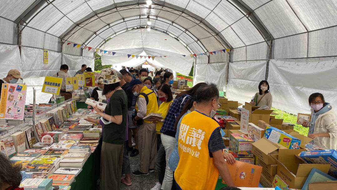 圖書展銷活動，業界樂意支持，消費者更是期待。（圖片提供∕臺灣版協）