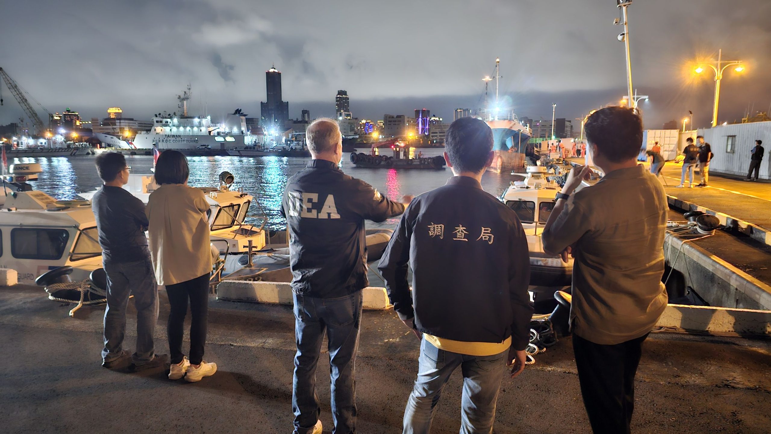 檢調海巡警與美國DEA跨國聯手 海上攔截雜貨輪破獲近1300公斤毒品 檢調海巡警與美國DEA跨國聯手 海上攔截雜貨輪破獲近1300公斤毒品