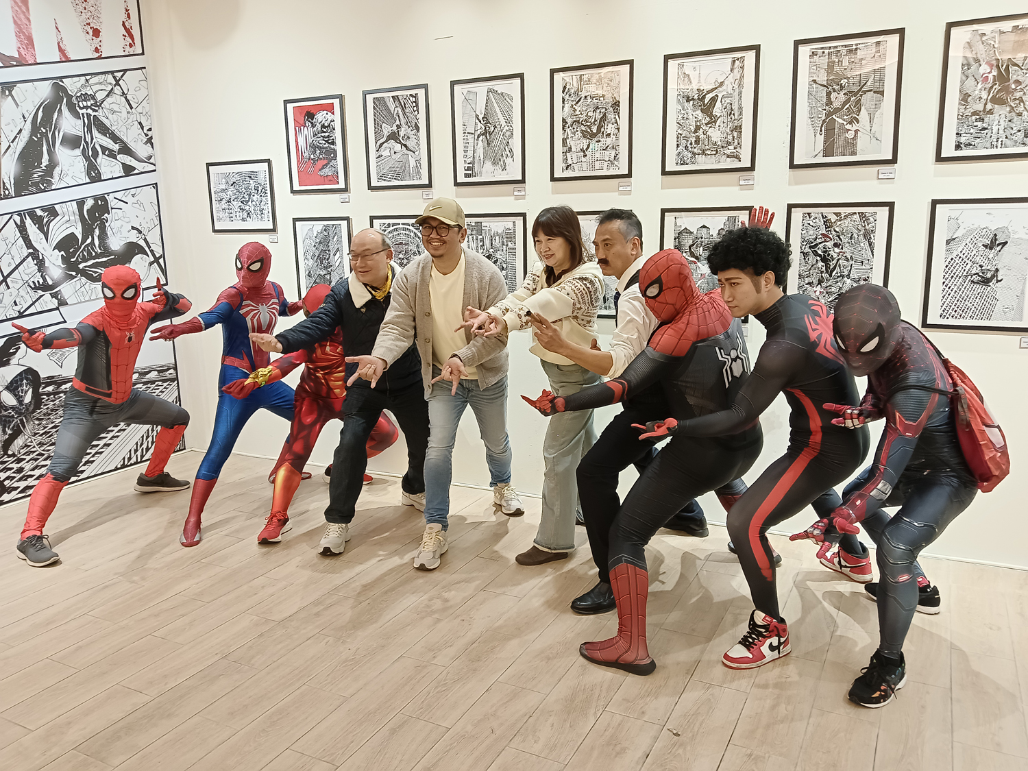 Jimbo個展打造出豐富的英雄宇宙。（攝影∕記者鄭松維）