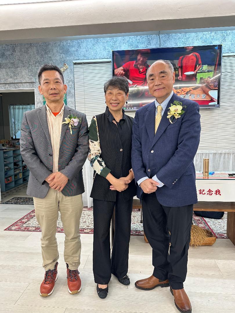 右為作者林威雄Rudy老師、中為愛底家教會趙守貞牧師、左為中華出版發行人張維新。（圖∕主辦單位提供）