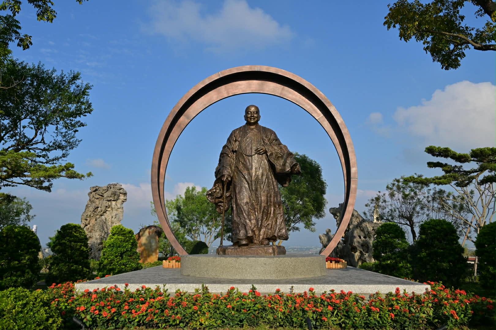星雲大師紀念公園揭碑　慈心悲願世代相傳