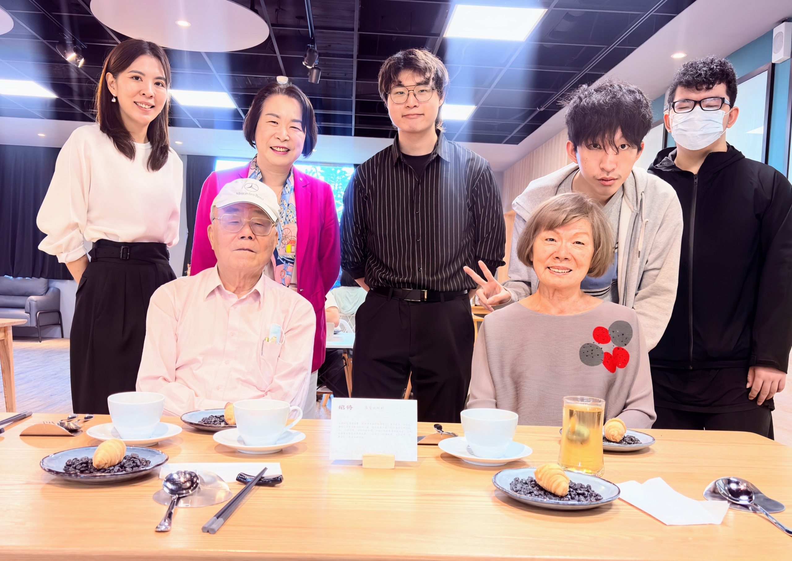 前店後廚結合AI科技 義守大學參樓餐廳展現跨文化餐飲新視野 前店後廚結合AI科技 義守大學參樓餐廳展現跨文化餐飲新視野