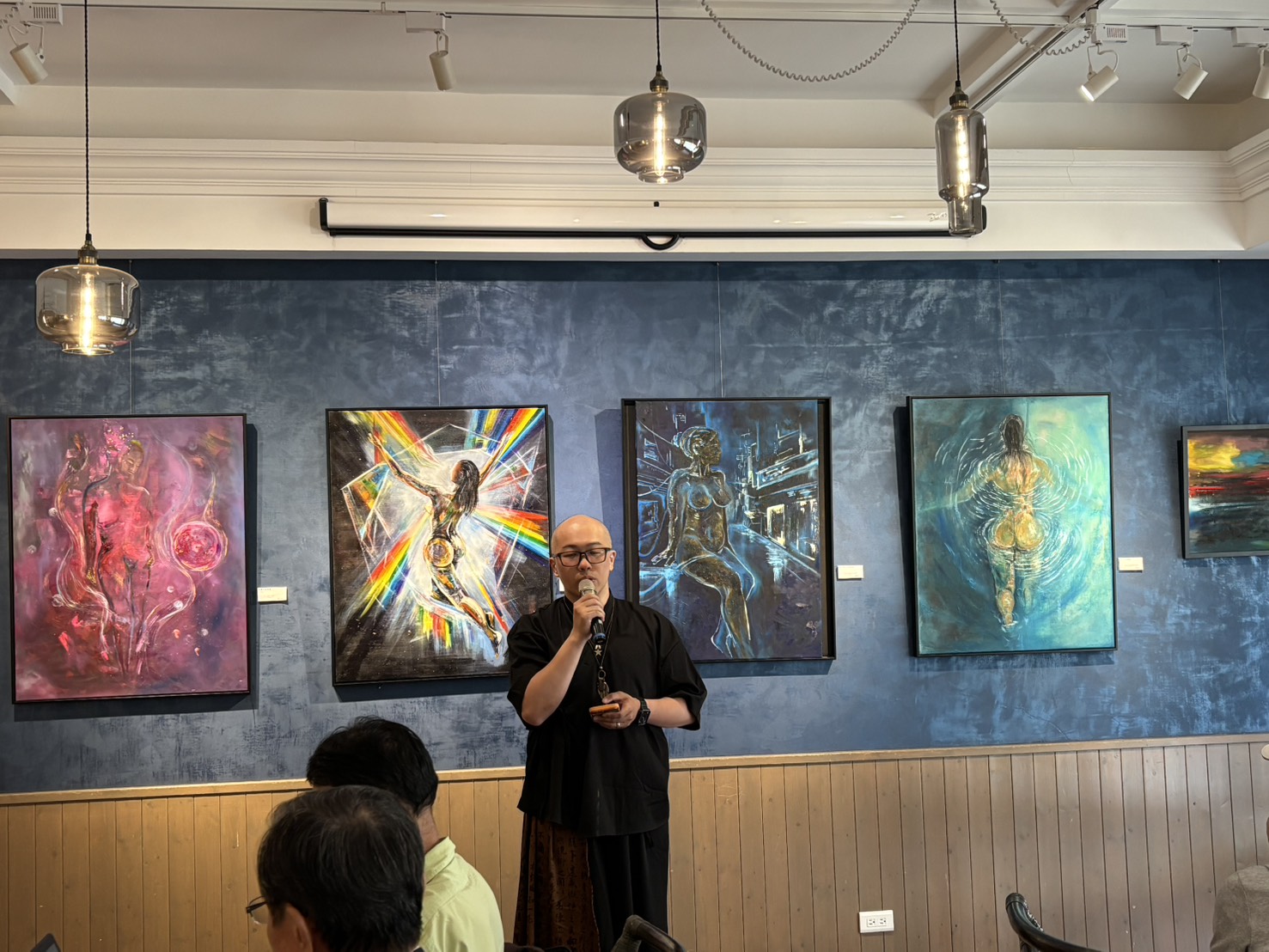 王靖鋒個人創作展  《浮光中的拉扯》