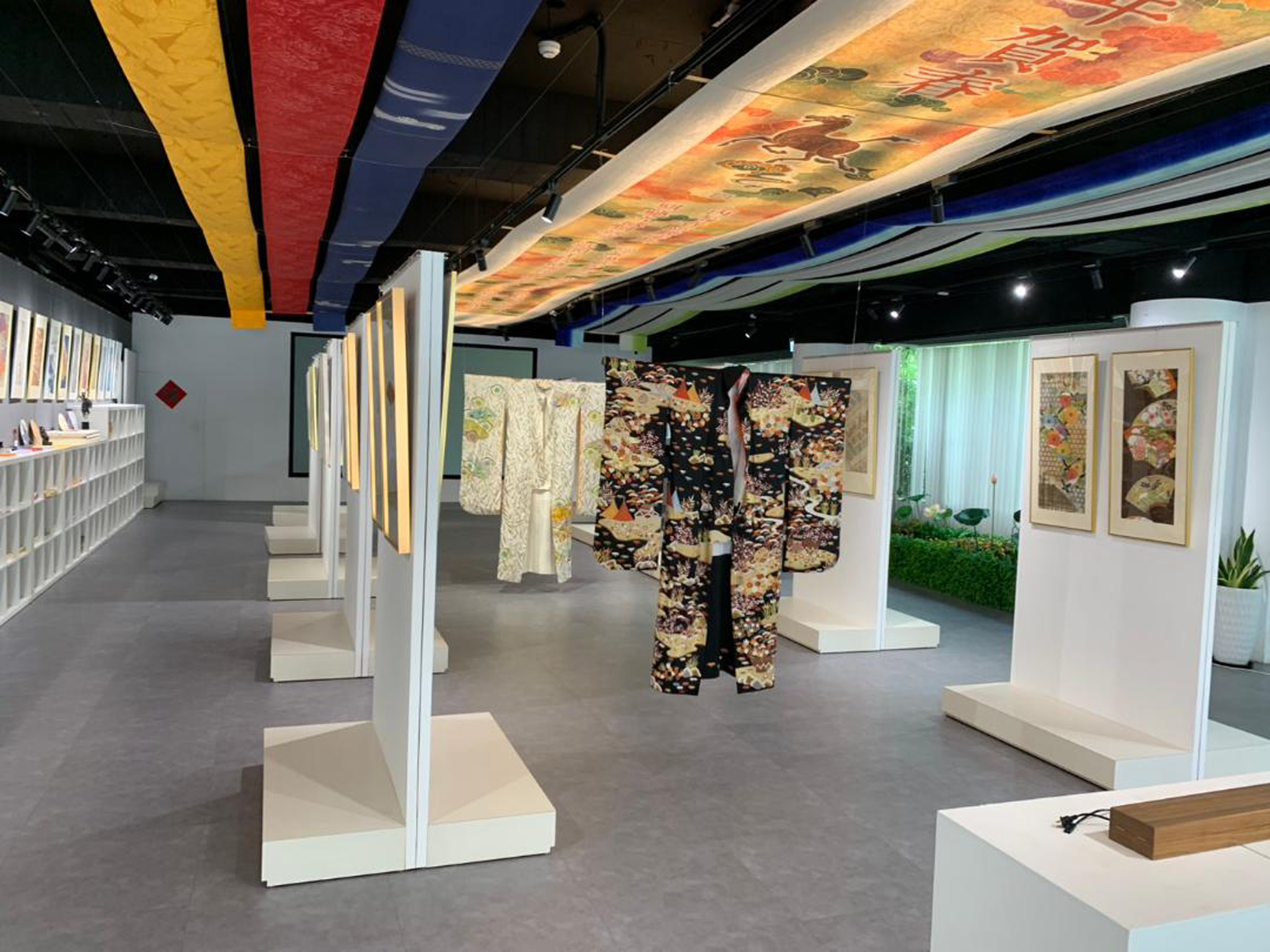 台北漢紙科技公司舉辦京都手描友禪手稿珍藏特展。（圖片提供∕台北漢紙公司）