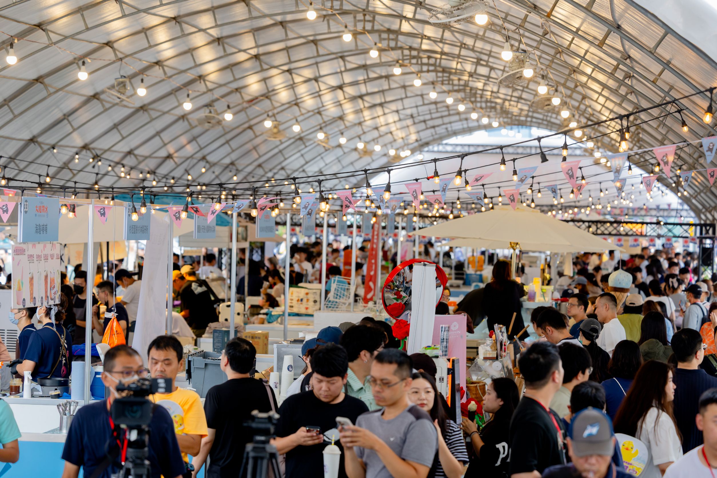 「2026大港閱冰」兩天吸引逾4萬人次周邊商圈買氣增逾3成　7/25旗津風箏節接力登場