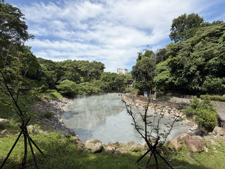 北投風光–「地獄谷」正是北投地熱谷的舊稱。 北投風光–「地獄谷」正是北投地熱谷的舊稱。