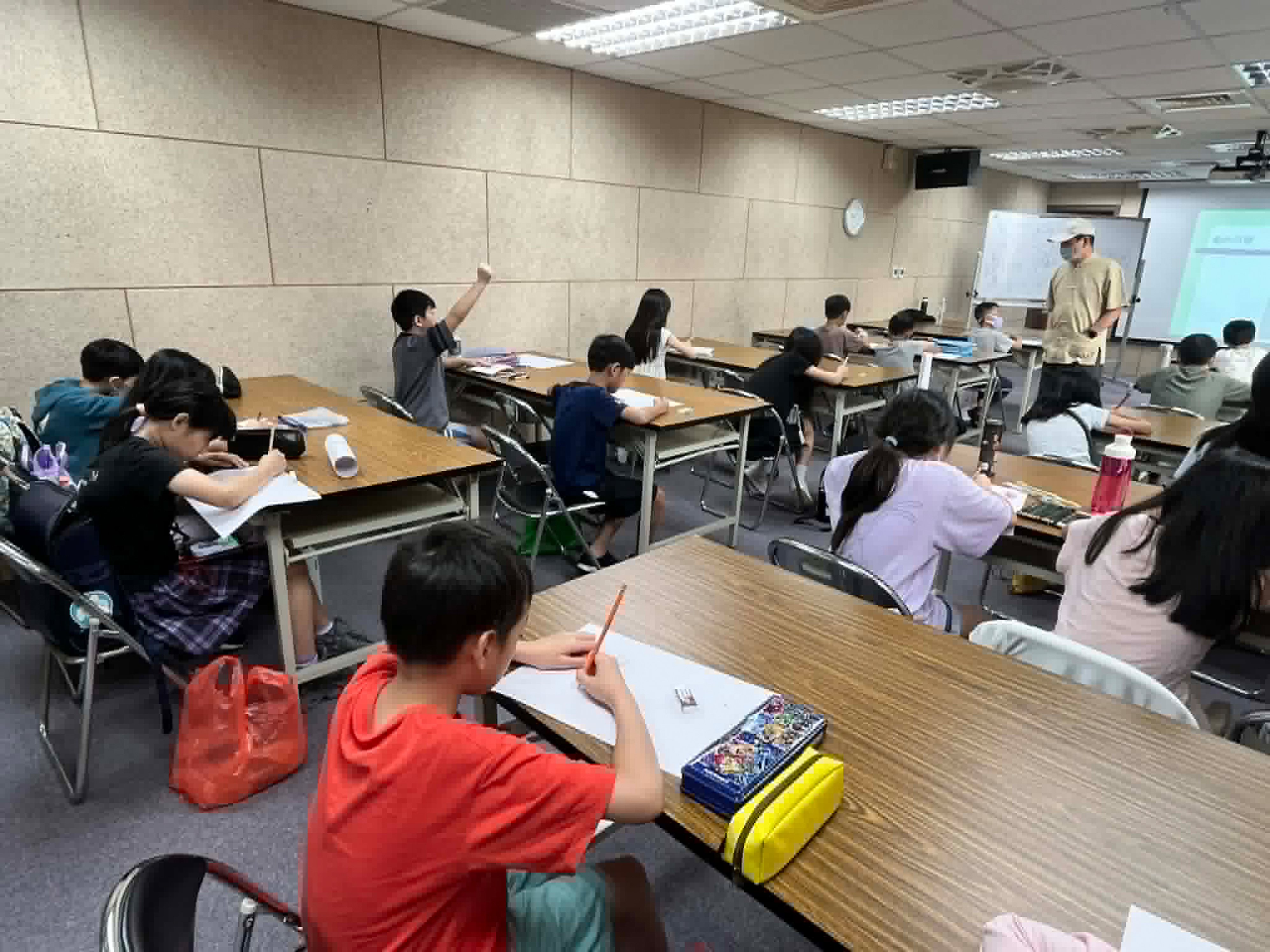 「歡樂漫畫營」讓學童找到學校課本外的天賦。（圖片提供∕中崙分館）